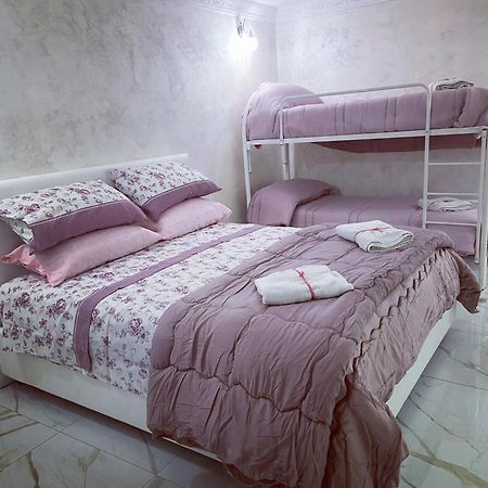 Blessing House Apartment เนเปิลส์ ภายนอก รูปภาพ