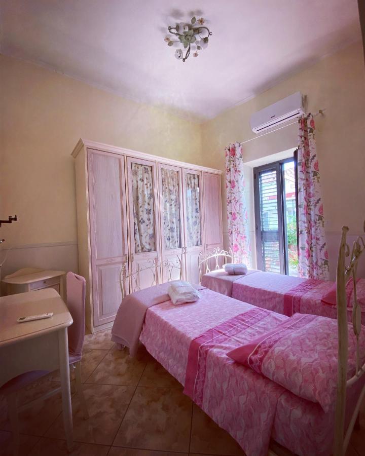 Blessing House Apartment เนเปิลส์ ภายนอก รูปภาพ